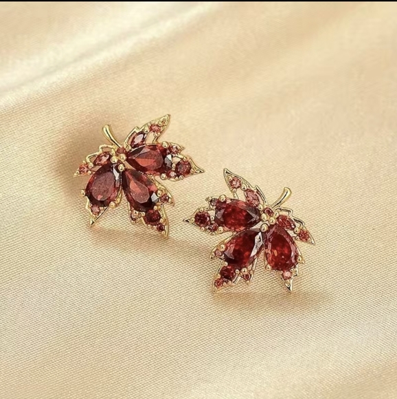 NWT Red Maple Leaf Earrings With Rhinestones - Picture 1 of 4